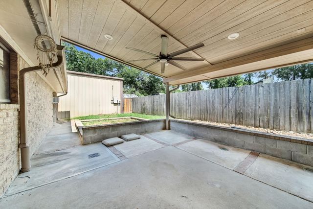 303 Shawnee Drive, Conroe, TX 77316