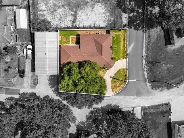 303 Shawnee Drive, Conroe, TX 77316