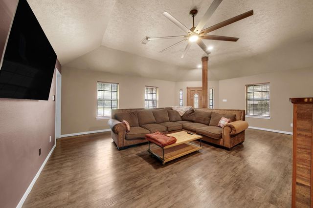 303 Shawnee Drive, Conroe, TX 77316