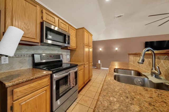 303 Shawnee Drive, Conroe, TX 77316