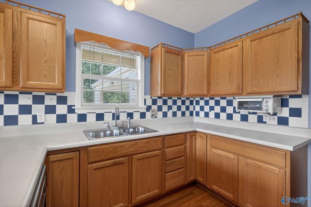 73 Tomahawk Circle, Guntersville, AL 35976