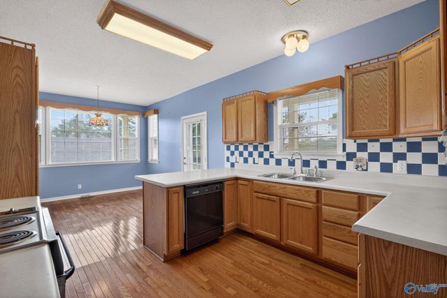 73 Tomahawk Circle, Guntersville, AL 35976