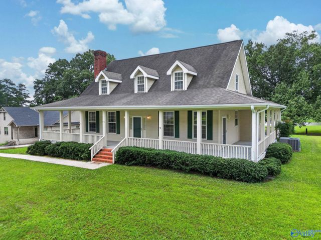 73 Tomahawk Circle, Guntersville, AL 35976