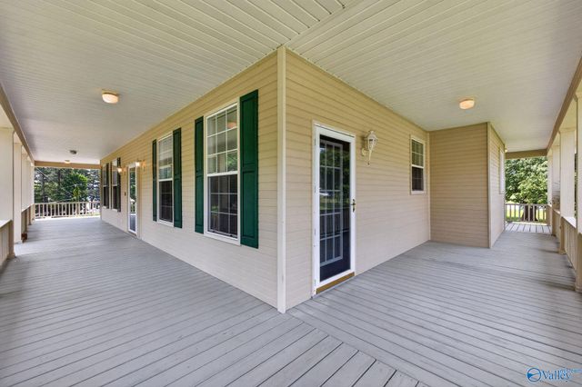 73 Tomahawk Circle, Guntersville, AL 35976