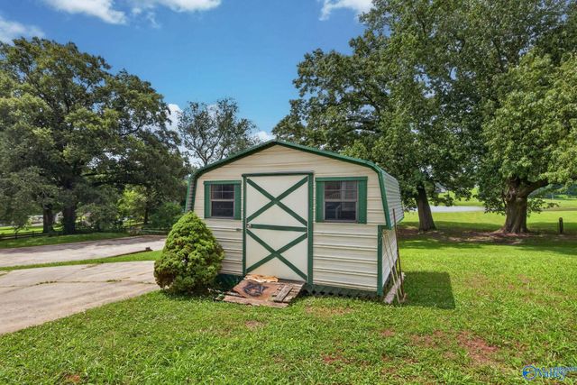 73 Tomahawk Circle, Guntersville, AL 35976