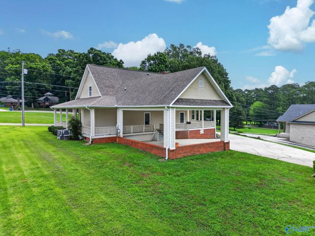 73 Tomahawk Circle, Guntersville, AL 35976