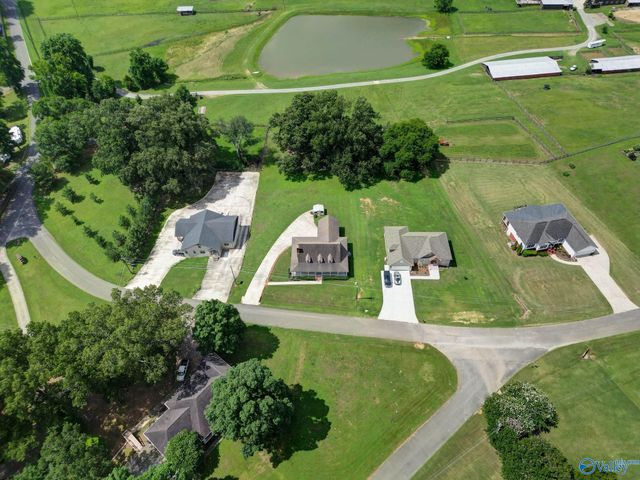 73 Tomahawk Circle, Guntersville, AL 35976