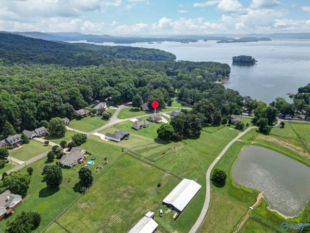 73 Tomahawk Circle, Guntersville, AL 35976
