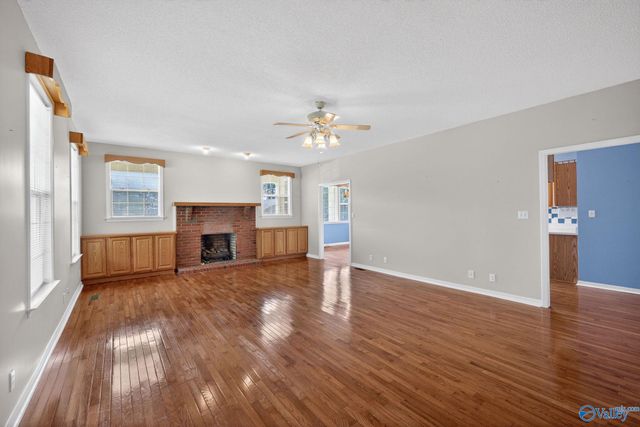 73 Tomahawk Circle, Guntersville, AL 35976
