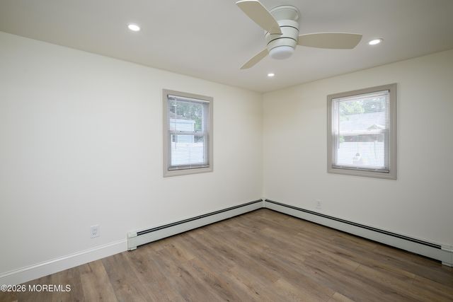 6 Avenue A, Helmetta, NJ 08828