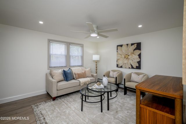 6 Avenue A, Helmetta, NJ 08828