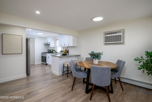 6 Avenue A, Helmetta, NJ 08828