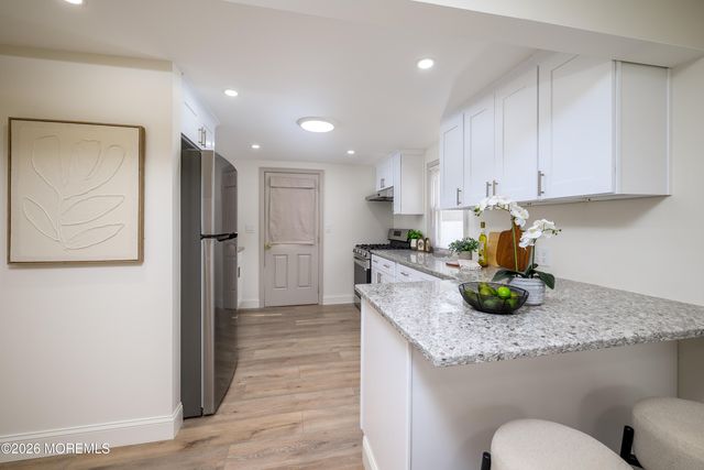 6 Avenue A, Helmetta, NJ 08828