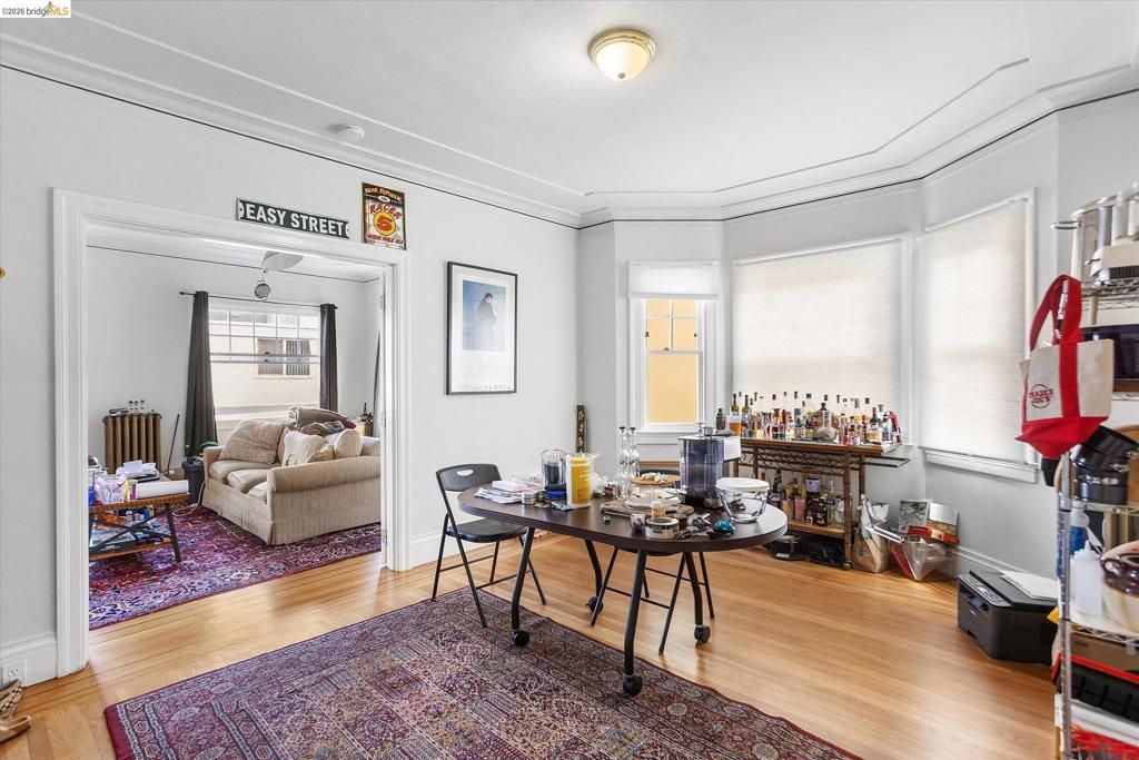 Image 22 of property listing at 647 Beacon St, Oakland, CA 94610