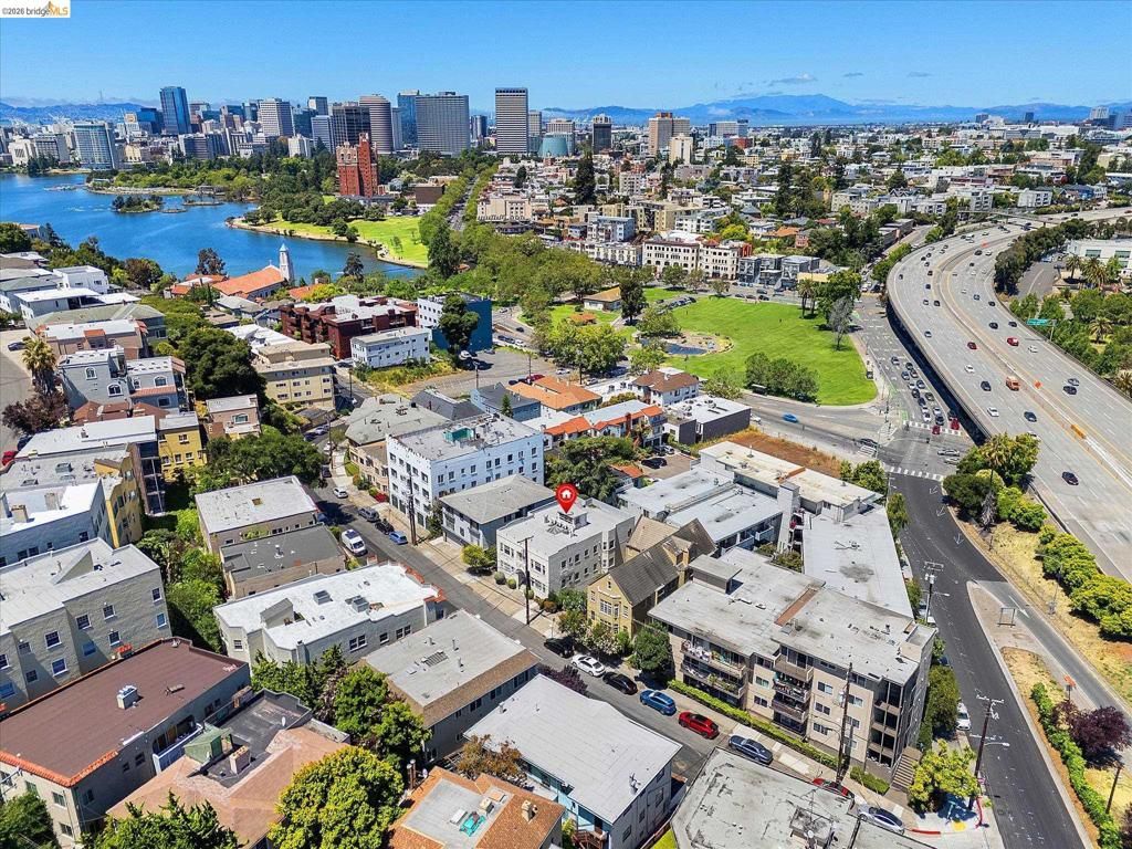 Image 39 of property listing at 647 Beacon St, Oakland, CA 94610