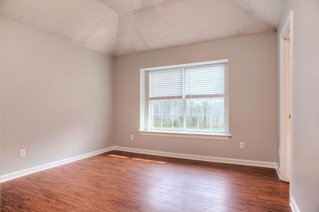 7028 N LAURA CIR, Memphis, TN 38133