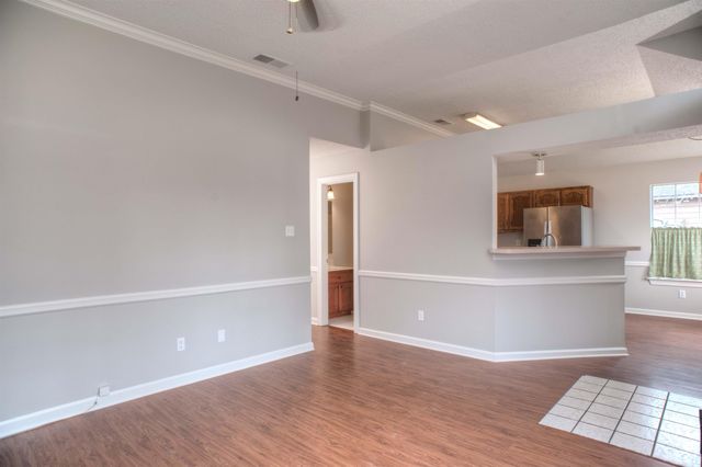 7028 N LAURA CIR, Memphis, TN 38133