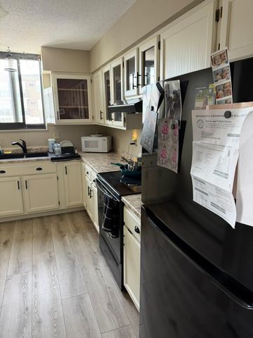 6500 Woodlake Drive 705, Richfield, MN 55423