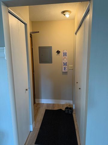 6500 Woodlake Drive 705, Richfield, MN 55423