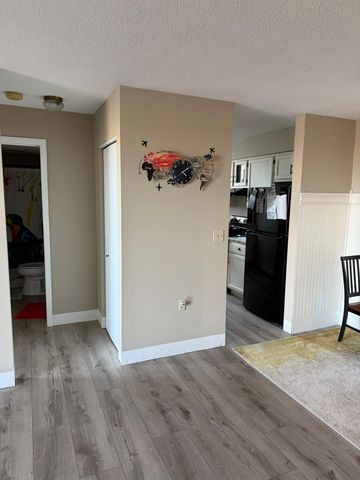 6500 Woodlake Drive 705, Richfield, MN 55423