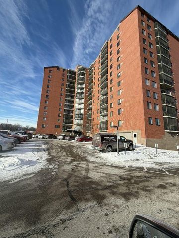 6500 Woodlake Drive 705, Richfield, MN 55423