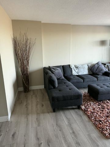 6500 Woodlake Drive 705, Richfield, MN 55423