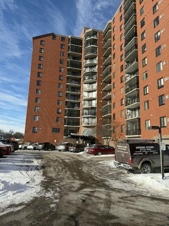 6500 Woodlake Drive 705, Richfield, MN 55423