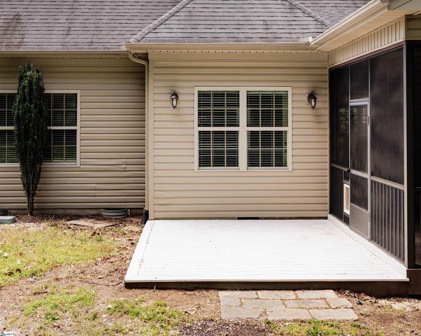 100 Carolina Oaks Drive, Fountain Inn, SC 29644