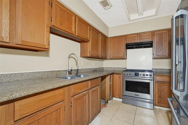 2314 Buttonhill Drive, Missouri City, TX 77489