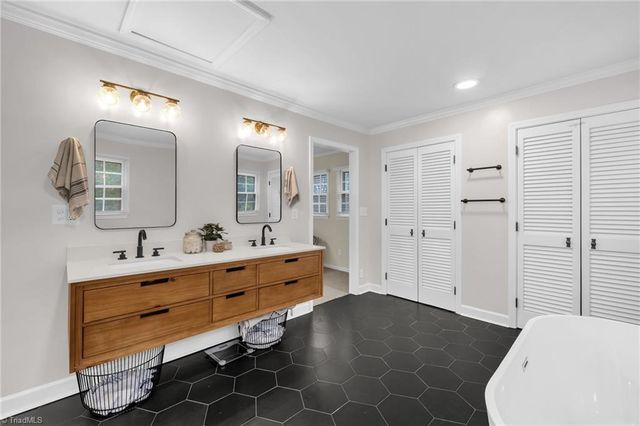 2108 Meadowbrook Terrace, Reidsville, NC 27320