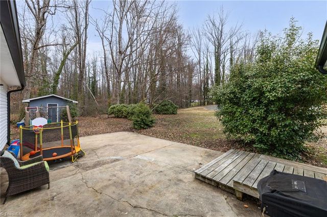 2108 Meadowbrook Terrace, Reidsville, NC 27320