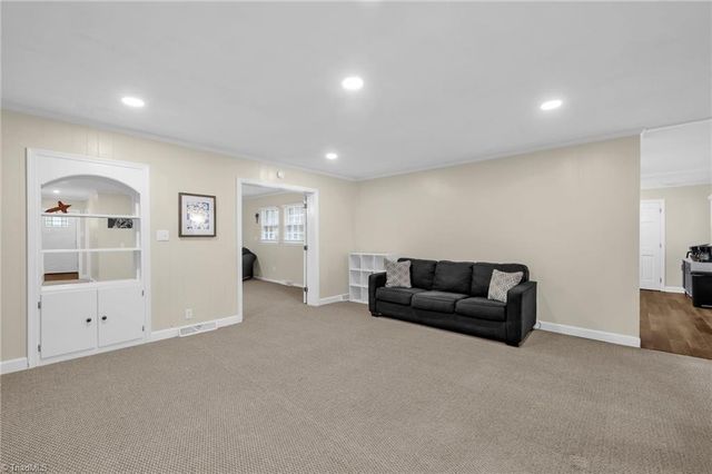 2108 Meadowbrook Terrace, Reidsville, NC 27320