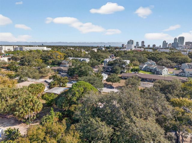 260 13TH STREET N, St Petersburg, FL 33705