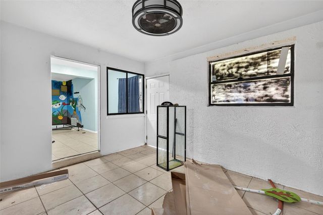 260 13TH STREET N, St Petersburg, FL 33705