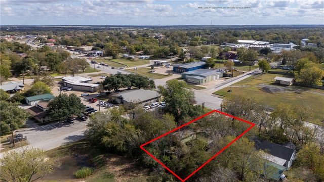 802 Hwy 21 W, Caldwell, TX 77836