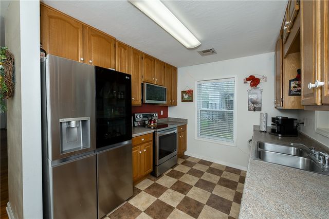 802 Hwy 21 W, Caldwell, TX 77836