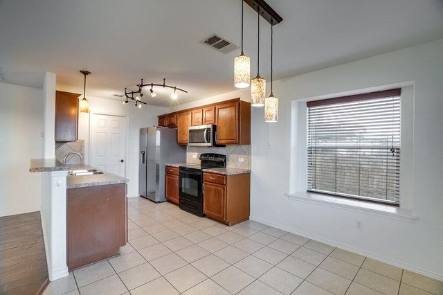 1206 Hensley DR, Leander, TX 78641