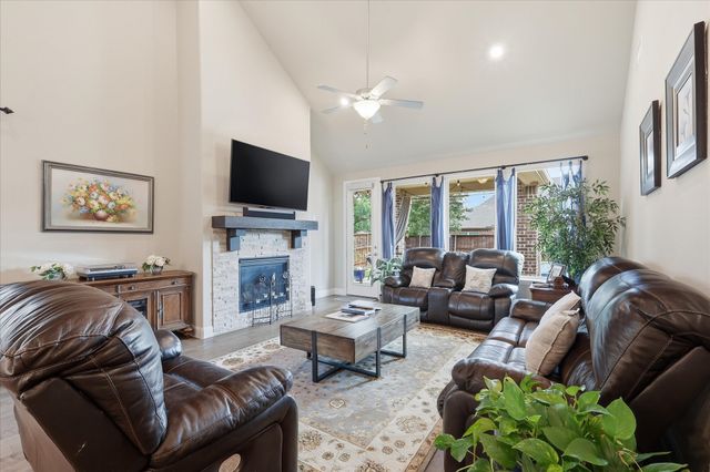 3740 Manchester, The Colony, TX 75056