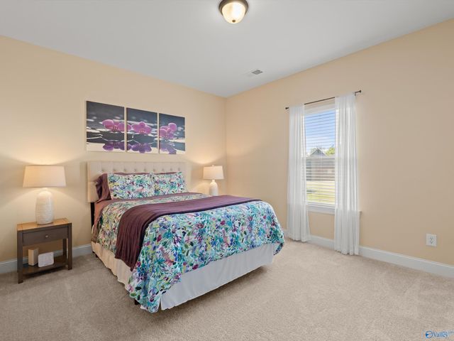 131 Rainwood Drive SW, Huntsville, AL 35824