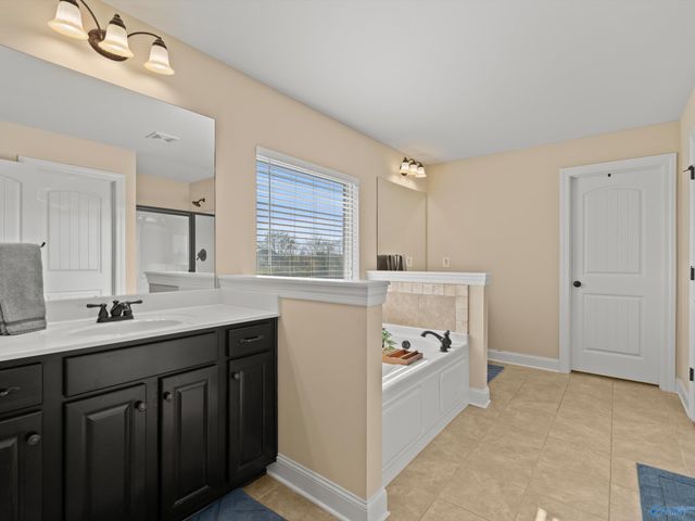 131 Rainwood Drive SW, Huntsville, AL 35824