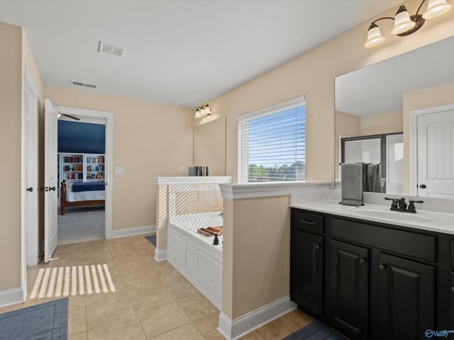 131 Rainwood Drive SW, Huntsville, AL 35824