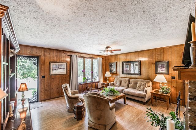 204 Bryan House Dr, Goodlettsville, TN 37072