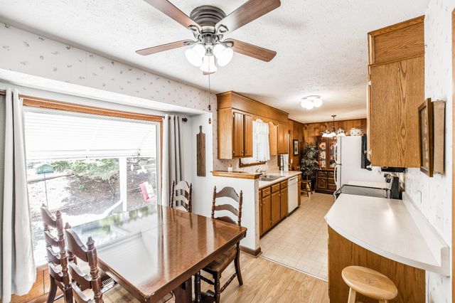 204 Bryan House Dr, Goodlettsville, TN 37072