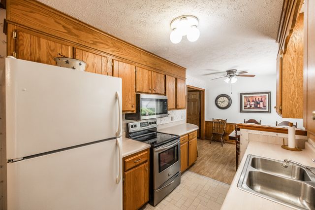 204 Bryan House Dr, Goodlettsville, TN 37072