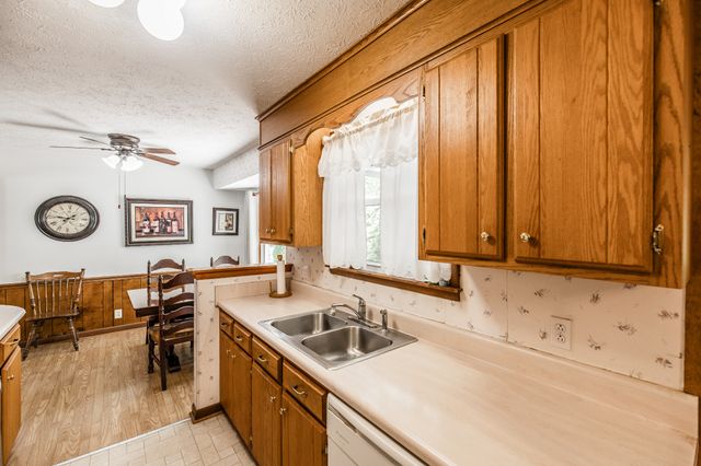 204 Bryan House Dr, Goodlettsville, TN 37072