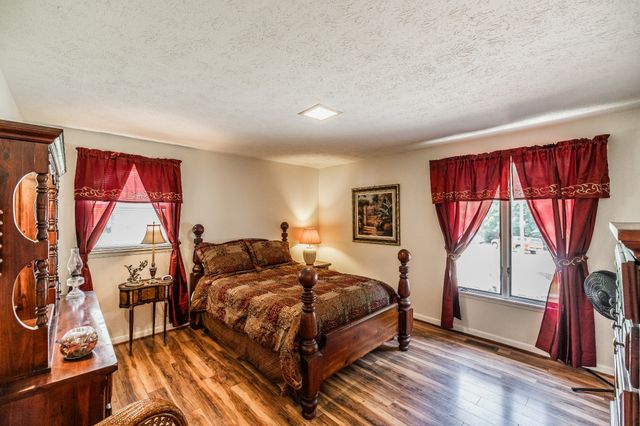 204 Bryan House Dr, Goodlettsville, TN 37072