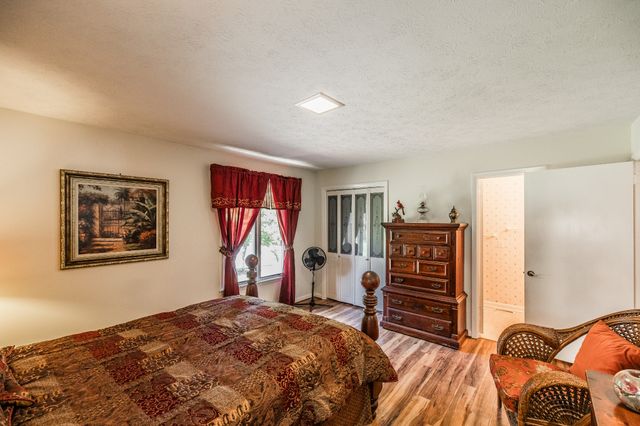 204 Bryan House Dr, Goodlettsville, TN 37072