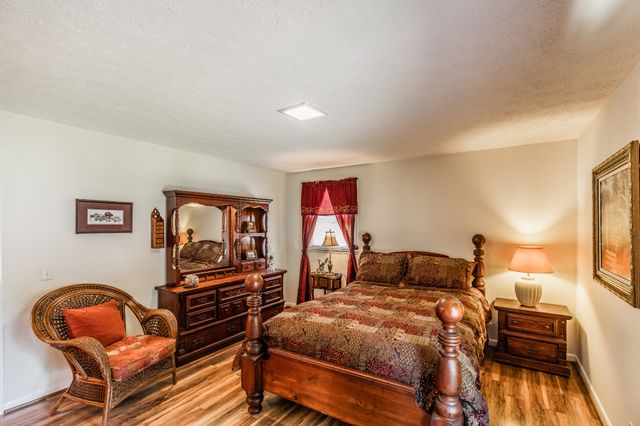 204 Bryan House Dr, Goodlettsville, TN 37072