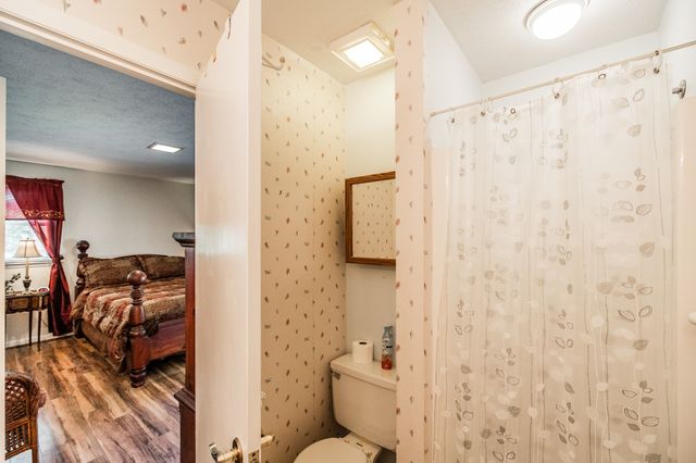 204 Bryan House Dr, Goodlettsville, TN 37072