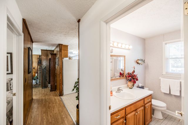 204 Bryan House Dr, Goodlettsville, TN 37072